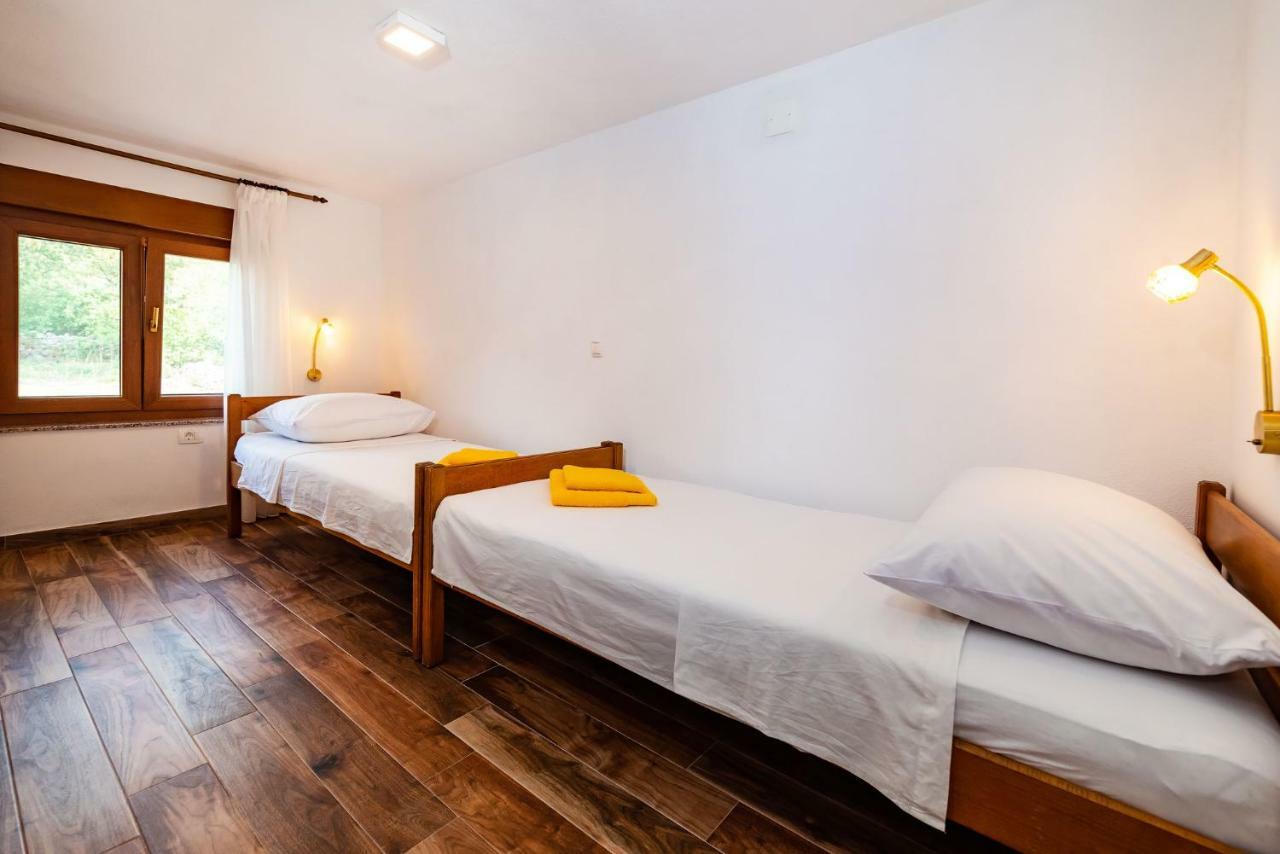 Apartment Adam Starigrad Paklenica Exteriér fotografie