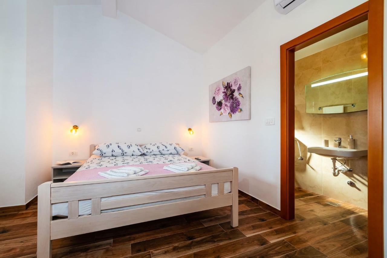 Apartment Adam Starigrad Paklenica Exteriér fotografie